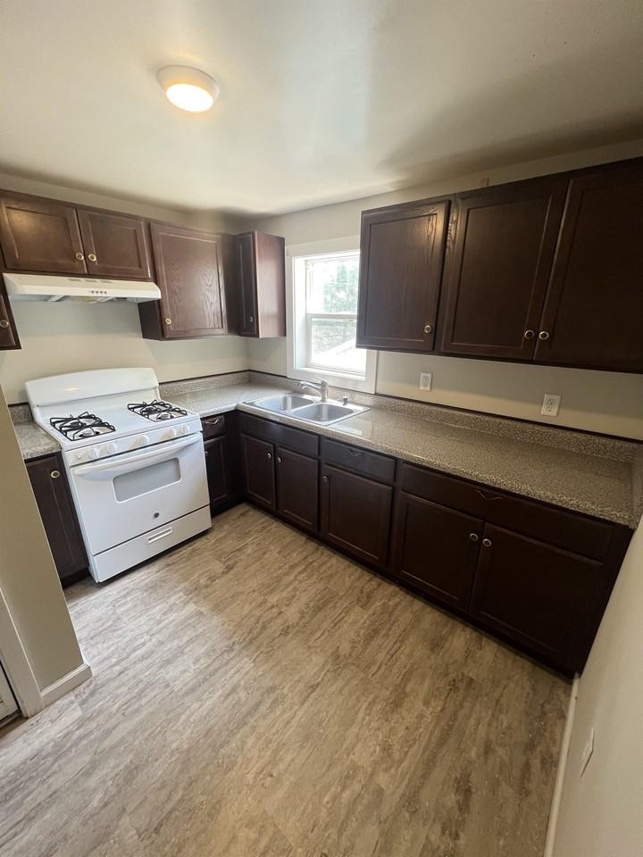 458 Locust St #2 - Photo 6 of 12