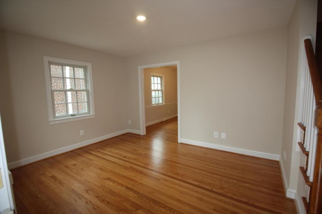 712 N Oakland St - Photo 3 of 26