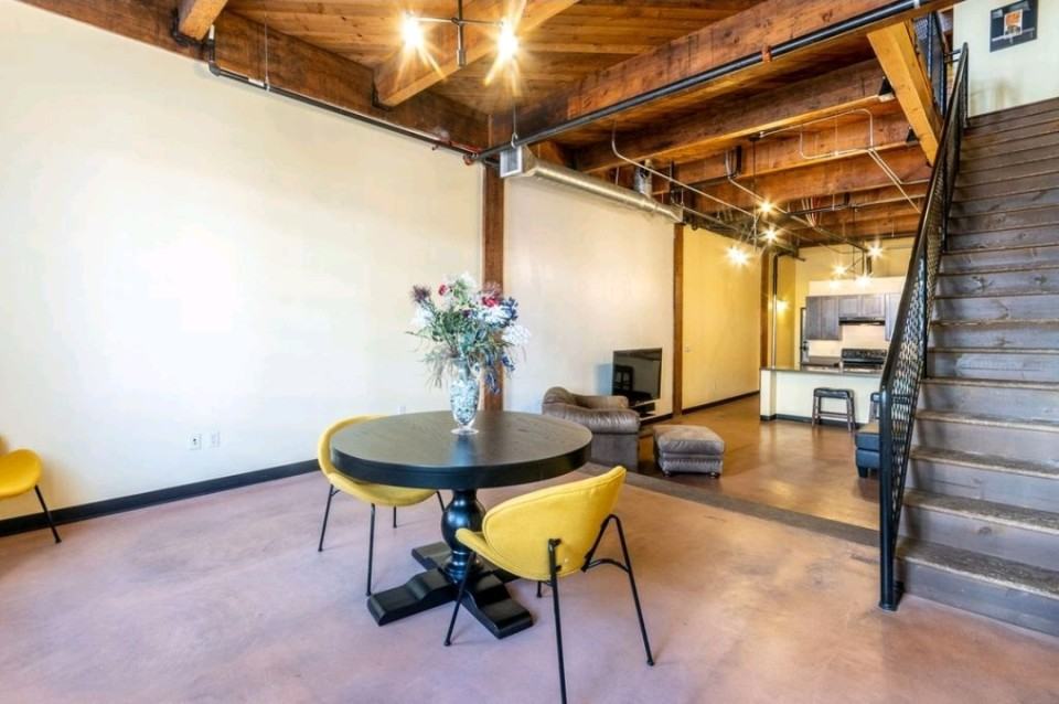 2702 Montana Ave #303 - Photo 2 of 6