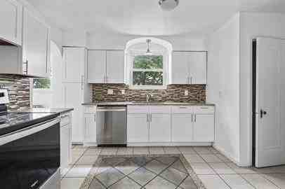 5013 Stanton Ave - Photo 3 of 10