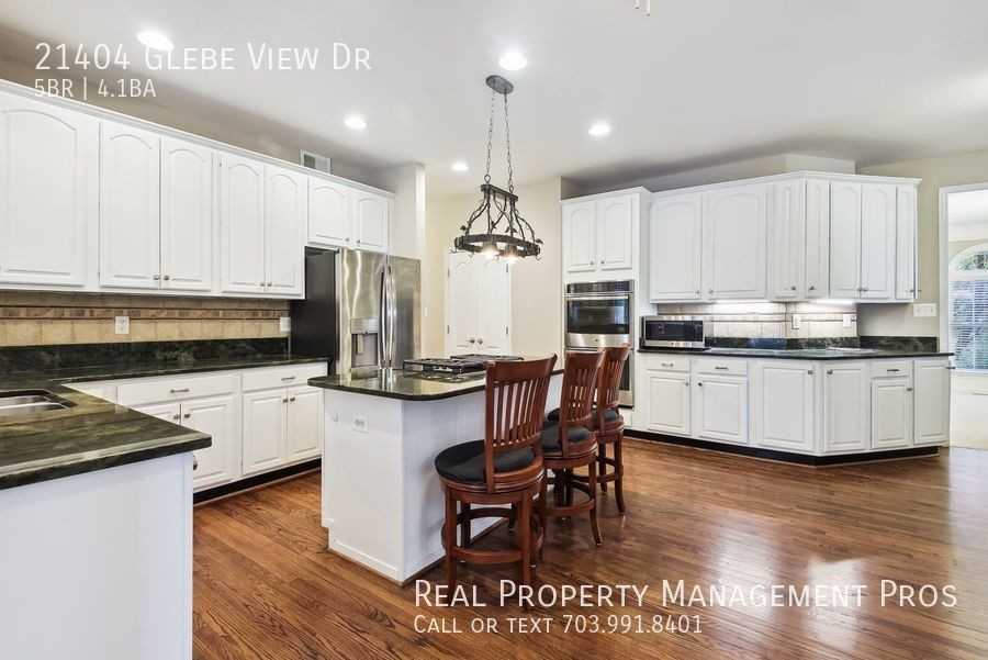 21404 Glebe View Dr - Photo 3 of 39