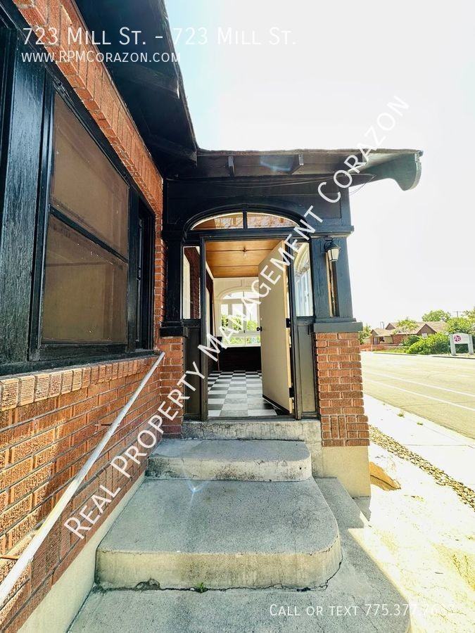 723 Mill St #723MILLST - Photo 3 of 19