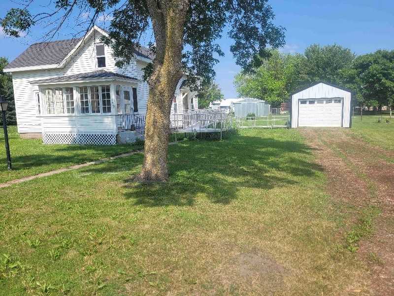 100 4th St Se - Photo 2 of 16