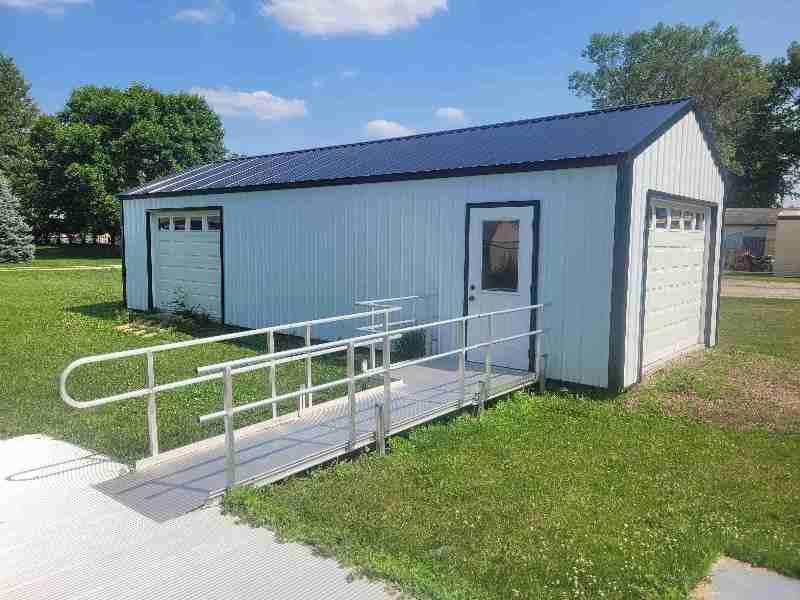 100 4th St Se - Photo 3 of 16