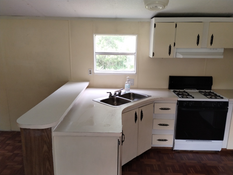 117 Se Laurence Ct - Photo 2 of 17