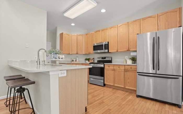 81 George Thomas Dr - Photo 3 of 9