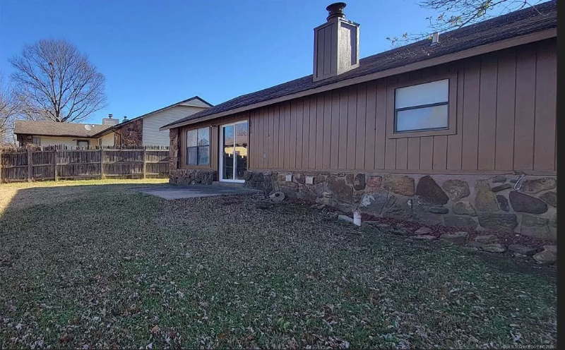 14821 E 34th St - Photo 2 of 26