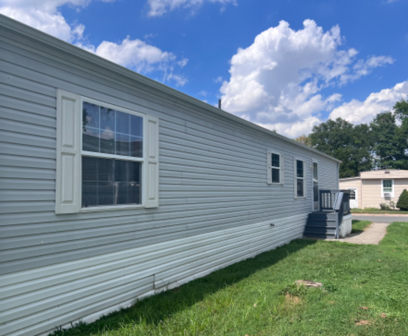 14723 National Dr - Photo 2 of 18