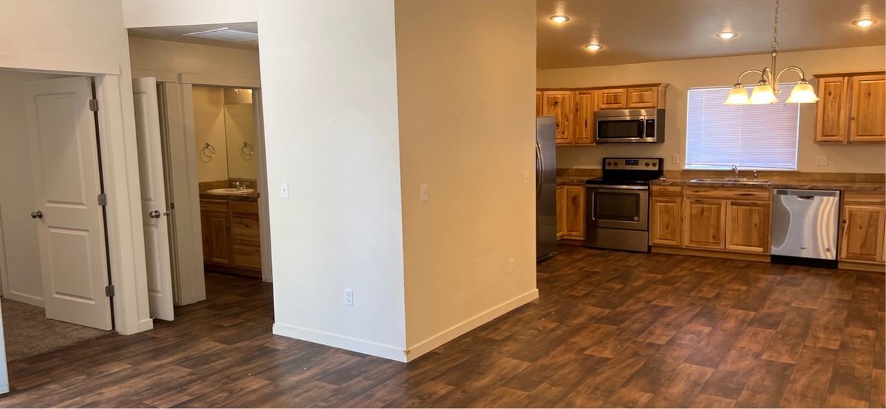 2019 E Locust St #B - Photo 2 of 7