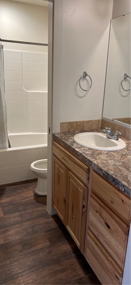 2019 E Locust St #B - Photo 4 of 7