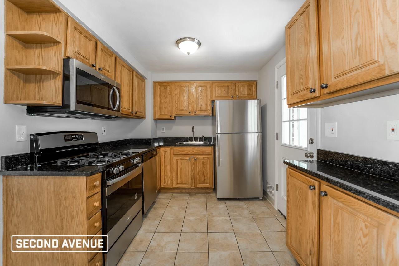 404 Janice Dr - Photo 2 of 17
