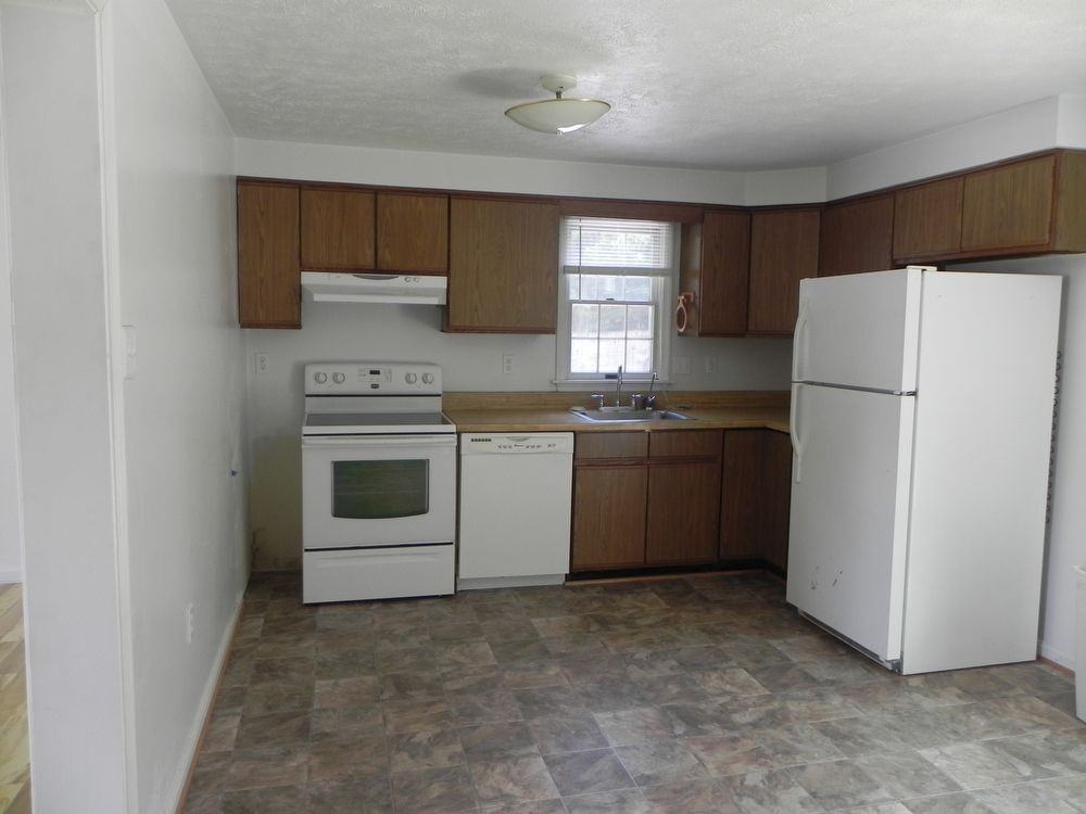 8411 Glascock Ct - Photo 3 of 10