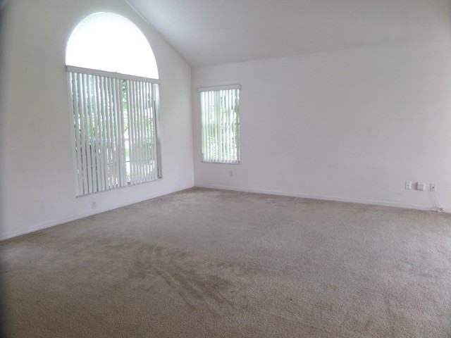 2362 Albion Ave - Photo 2 of 15