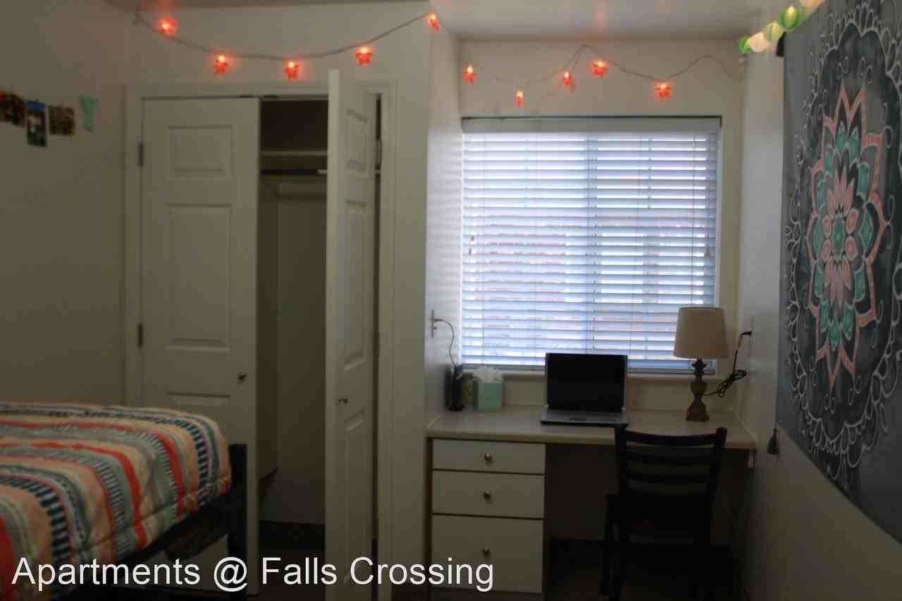 Apartments Falls Crossing 122 Falls Ave W, Twin Falls, ID 83301