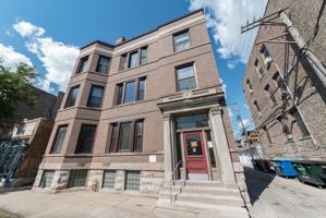 featured image of 4008 N Southport Ave #1