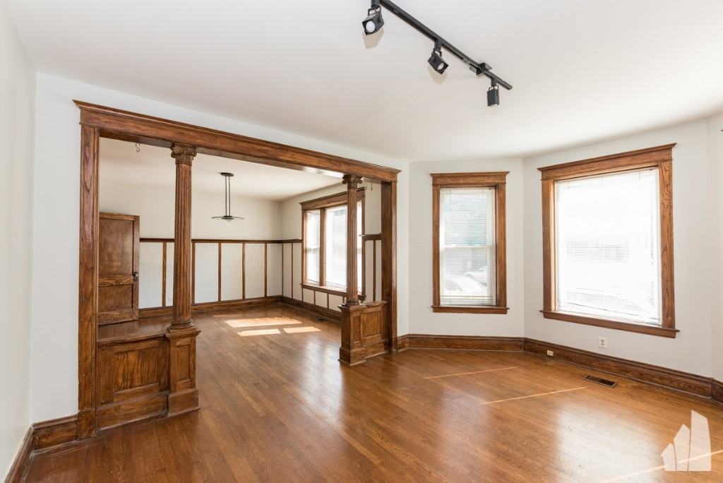 4008 N Southport Ave #1 - Photo 5 of 23