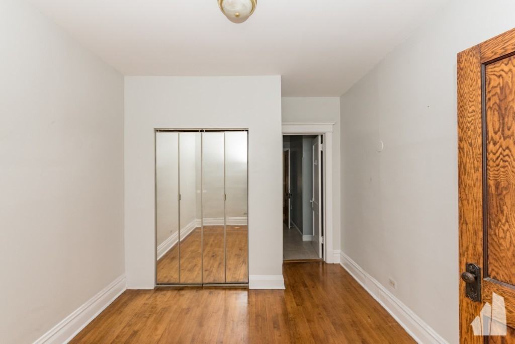 4008 N Southport Ave #1 - Photo 6 of 23