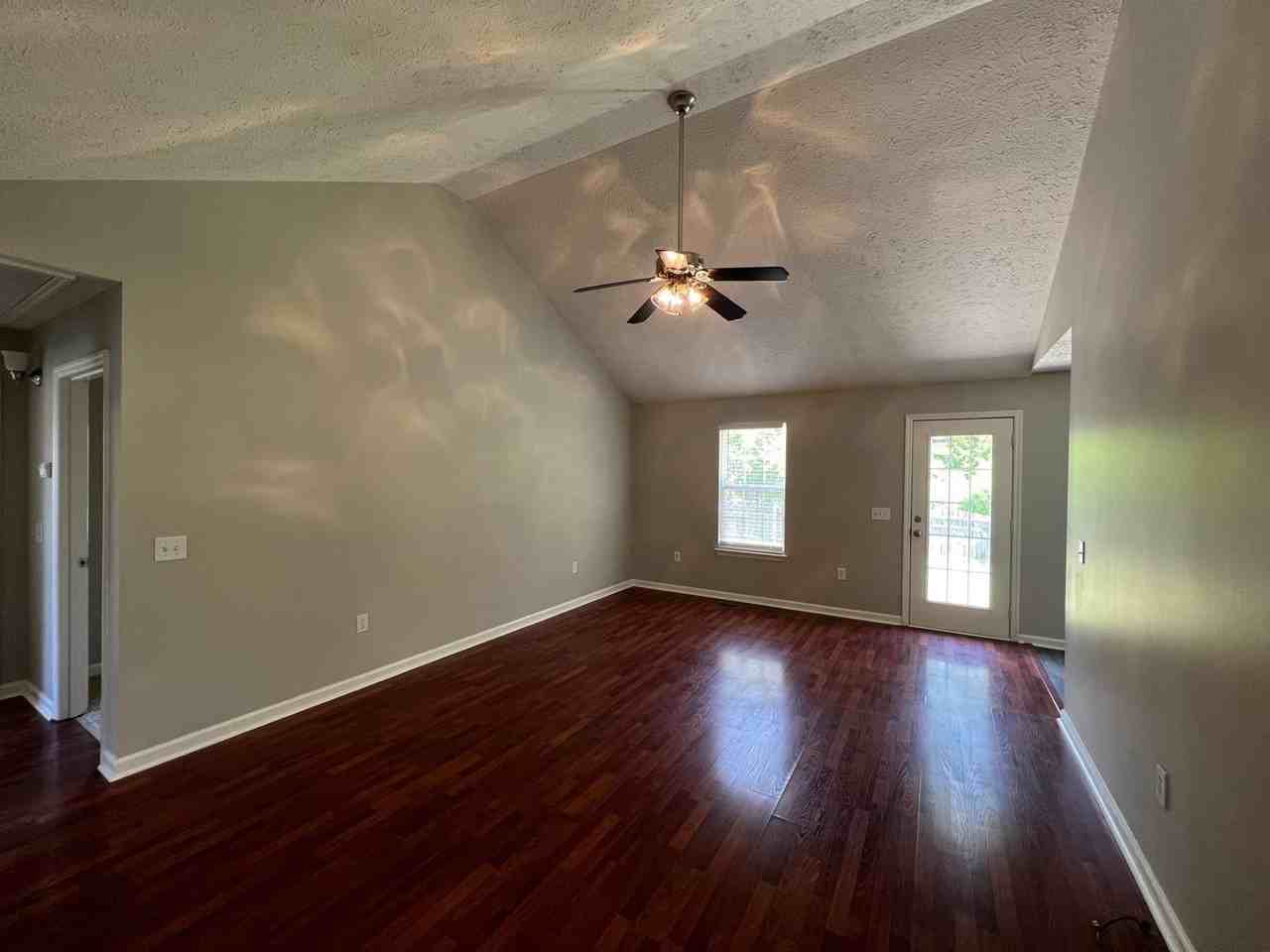 742 Eaglesham Dr - Photo 3 of 20