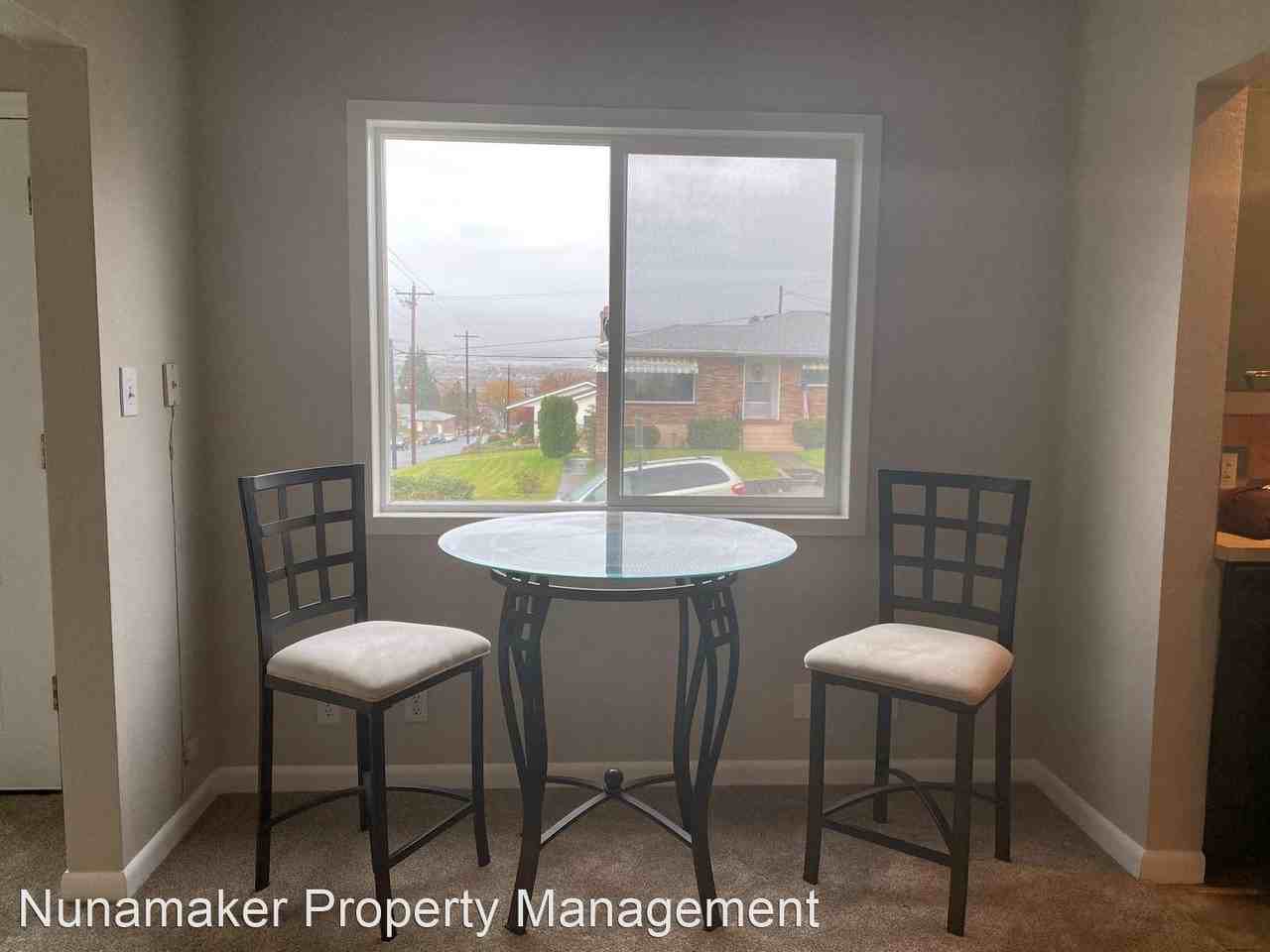 718 W 14th St - Photo 3 of 15