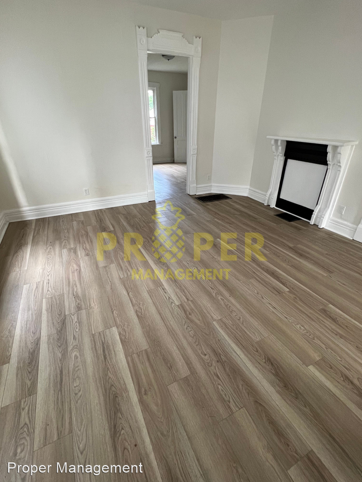 135 Milton St - Photo 3 of 9