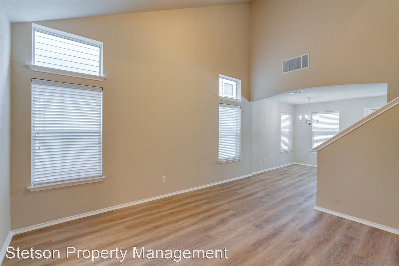 1504 Big Thicket Dr - Photo 2 of 20