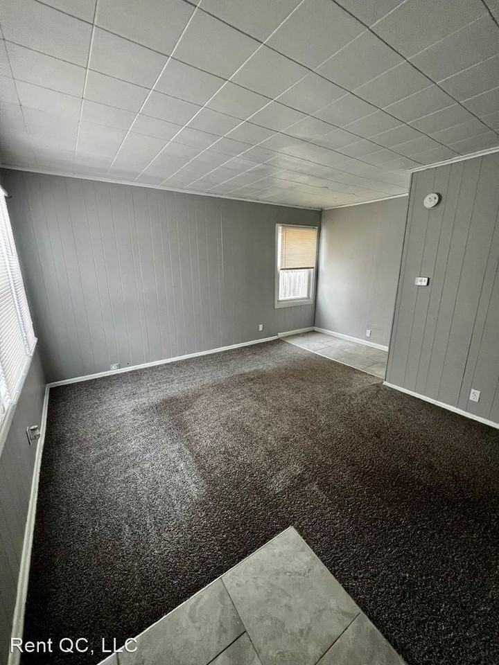 710 24th St - Photo 2 of 10
