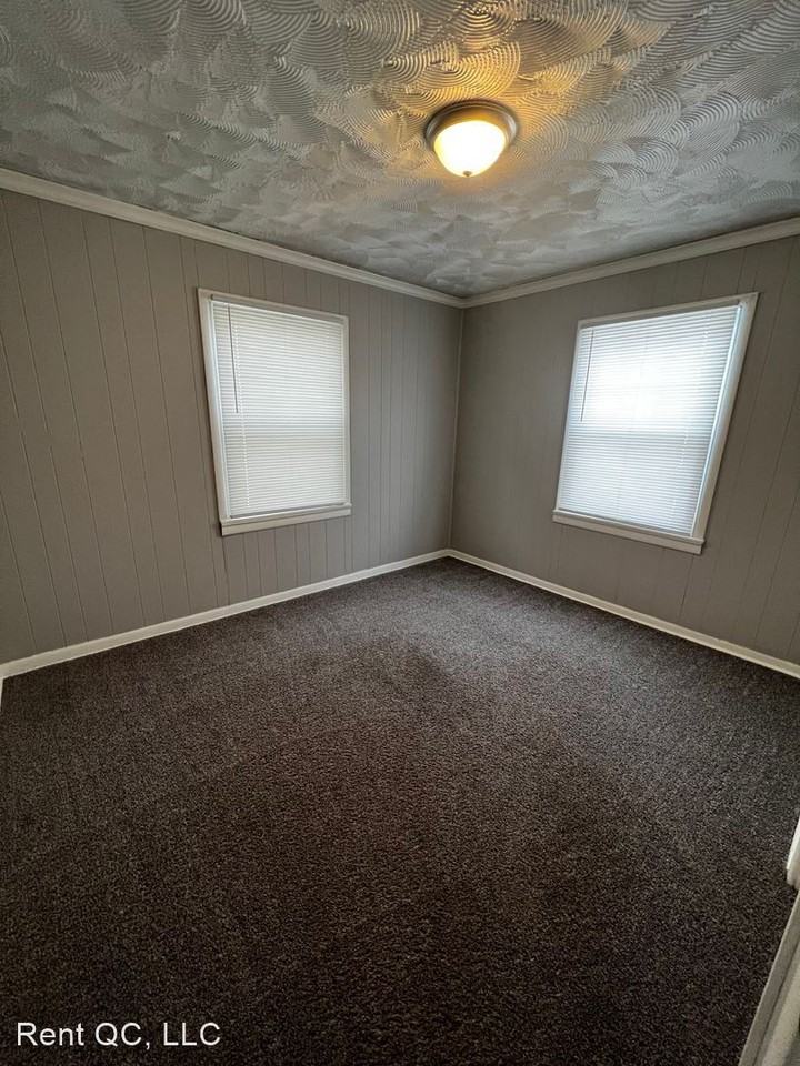 710 24th St - Photo 3 of 10