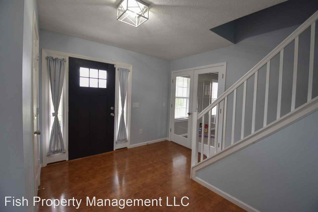 2318 S Moeller Cir - Photo 2 of 22