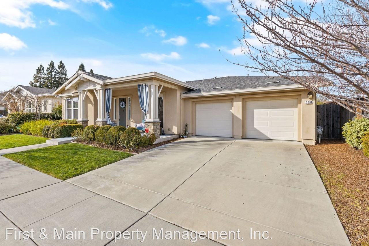 3266 Atherton Cir - Photo 2 of 3