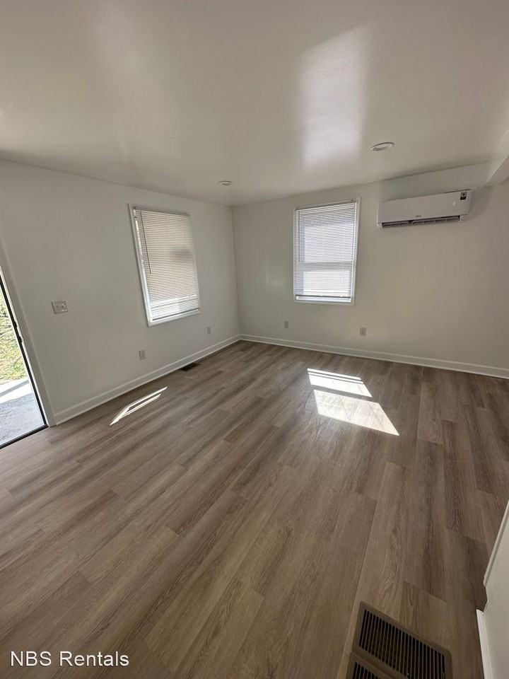 949 Lynch Rd - Photo 2 of 5