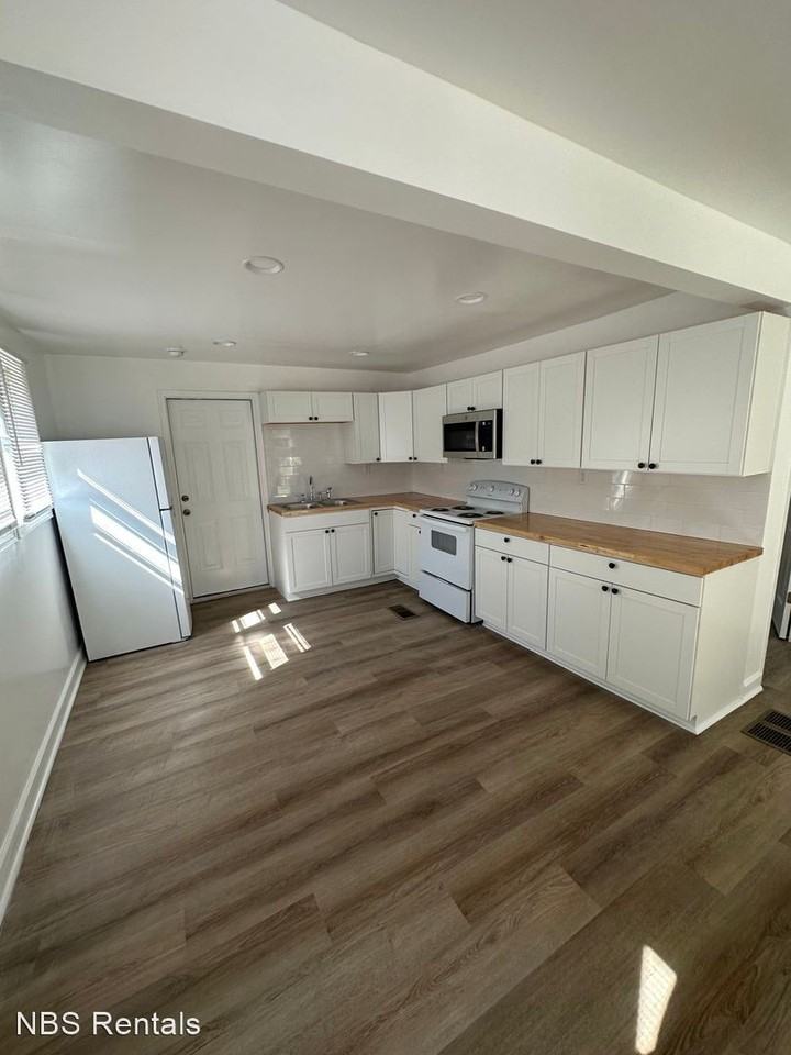 949 Lynch Rd - Photo 3 of 5