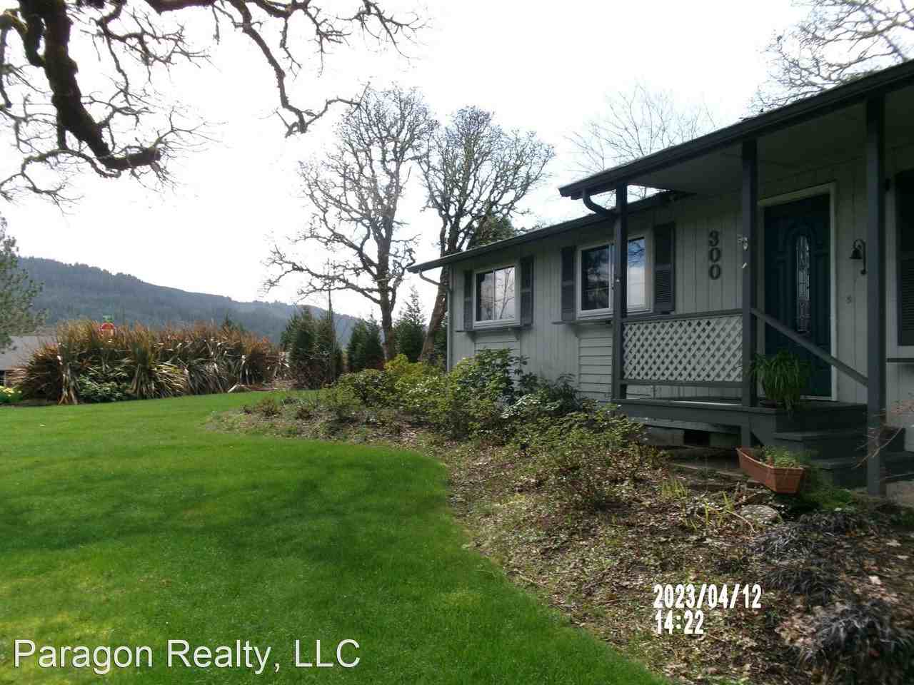 300 Tasman Pl - Photo 2 of 5