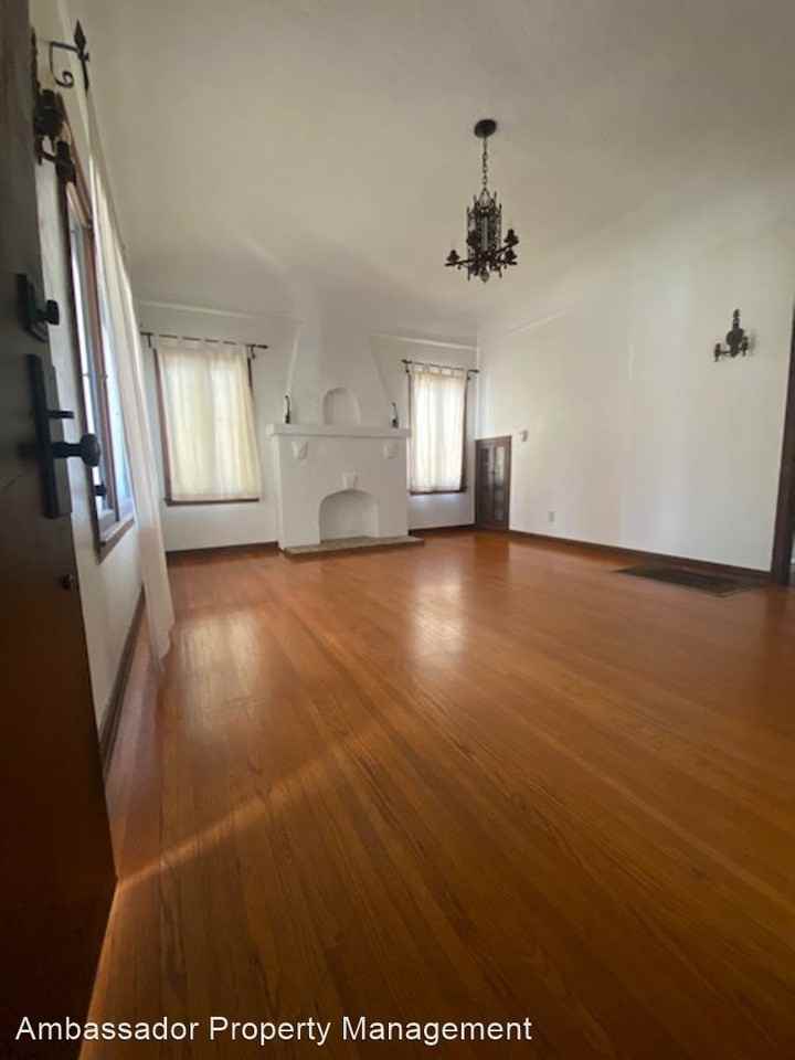 3636 California Ave - Photo 3 of 28