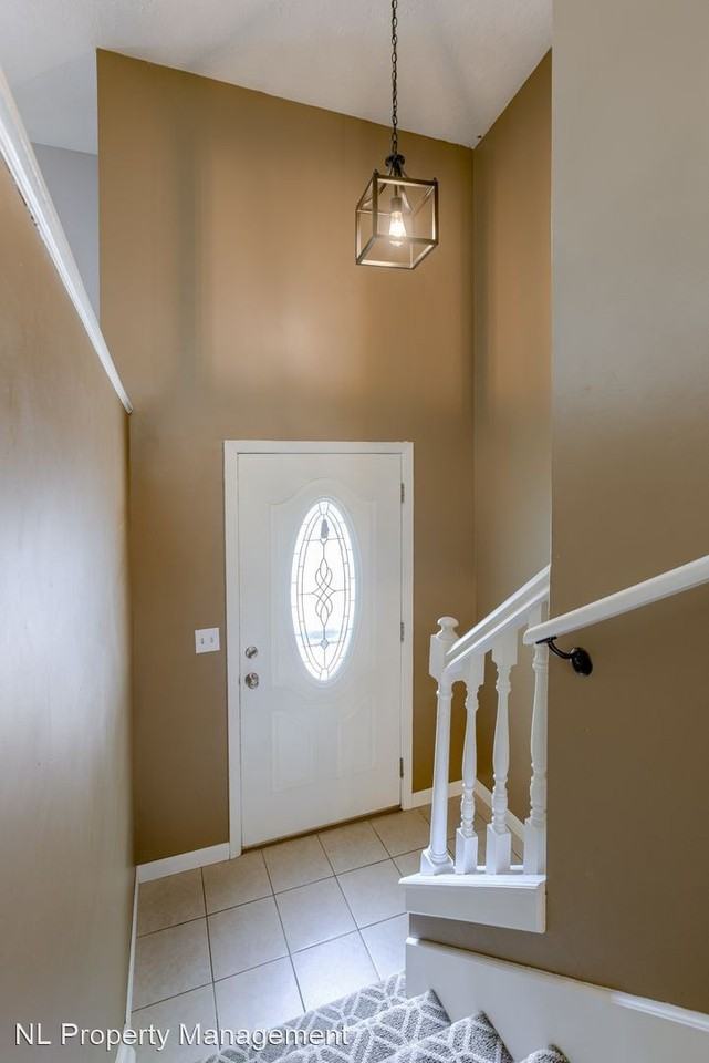 15412 Y St - Photo 3 of 24