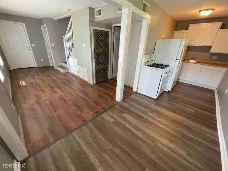 25550 Student - Photo 3 of 9