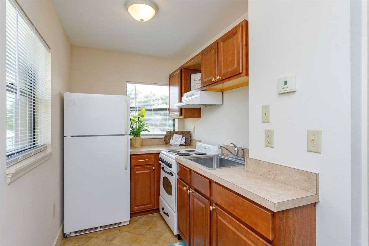 83 N. Central Avenue - Photo 3 of 11