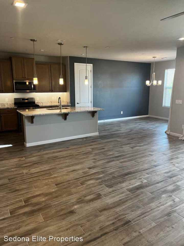 486 Miners Gulch Dr - Photo 2 of 17