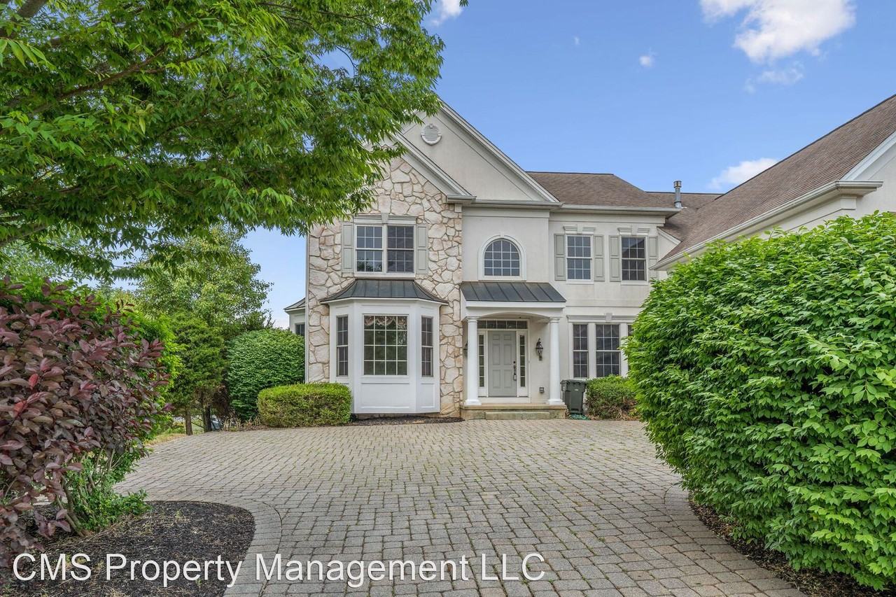 44 Equestrian Way - Photo 2 of 50