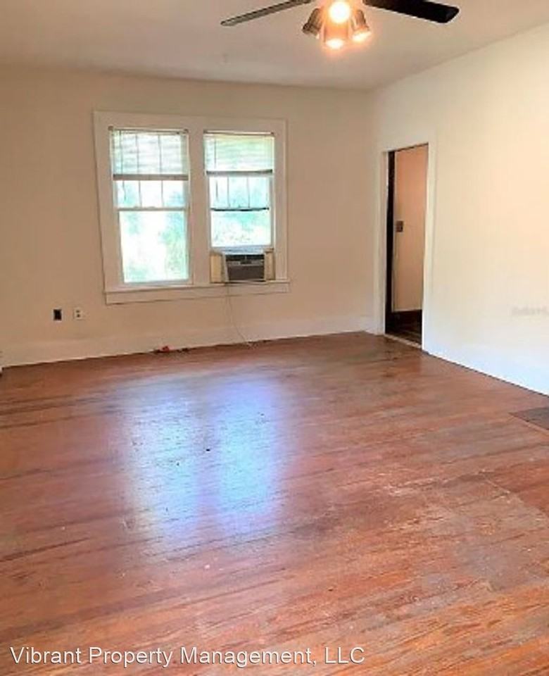 413 Se 8th St - Photo 3 of 26