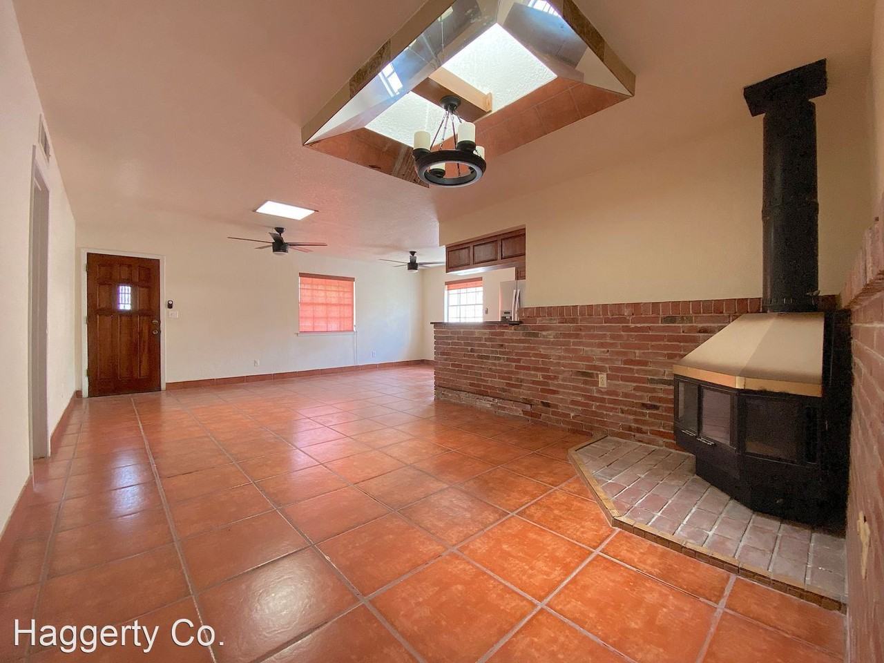 2409 N Florence St - Photo 3 of 23