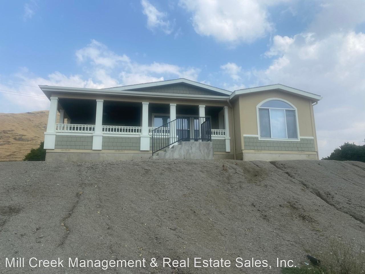 25589 Avenue 216 - Photo 2 of 8