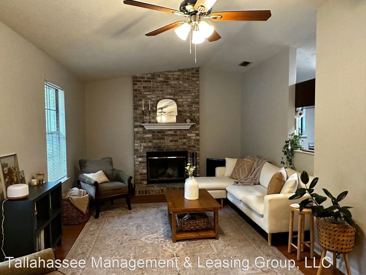 2266 Claremont Ln - Photo 2 of 12