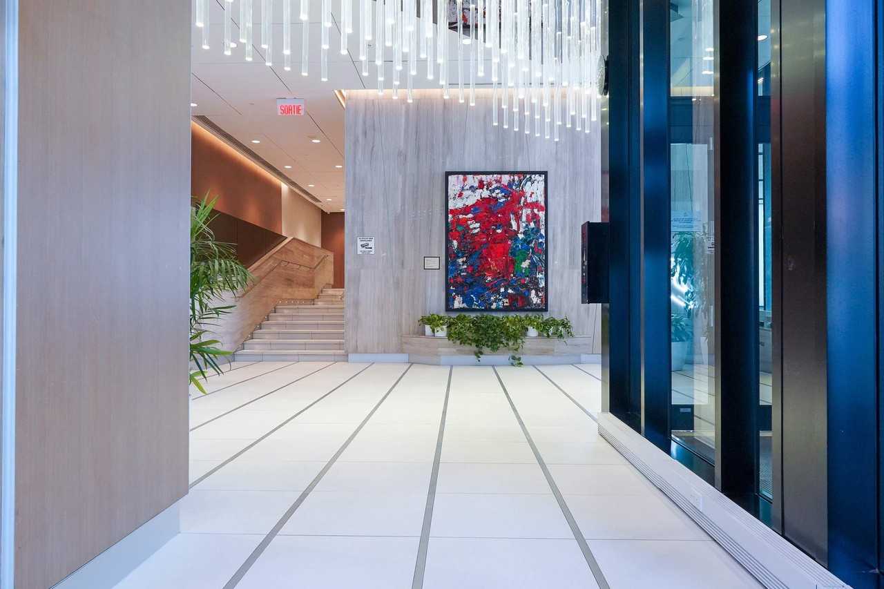 Tour des Canadiens - Photo 2 of 48