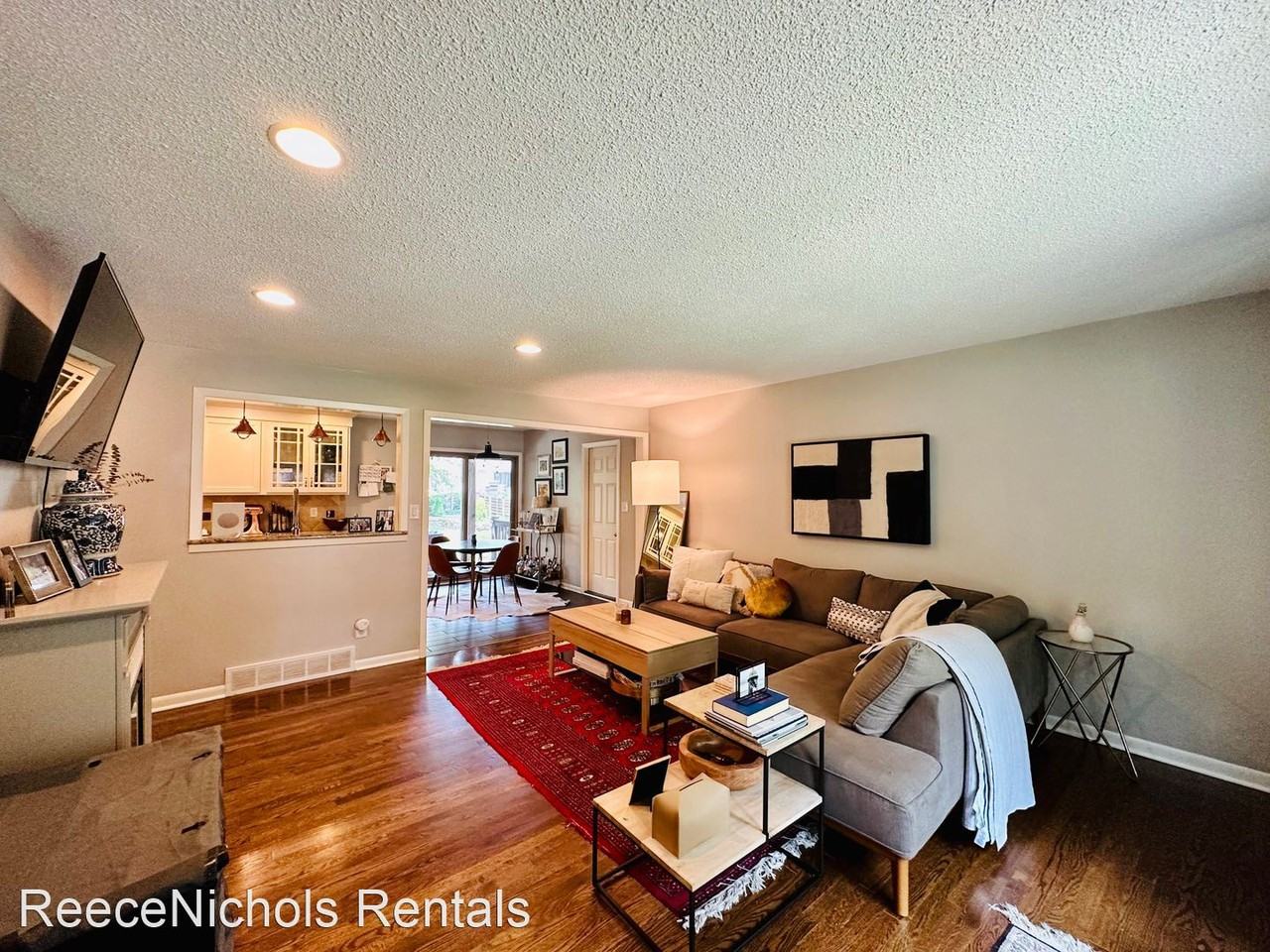 7216 W 55th St - Photo 2 of 35