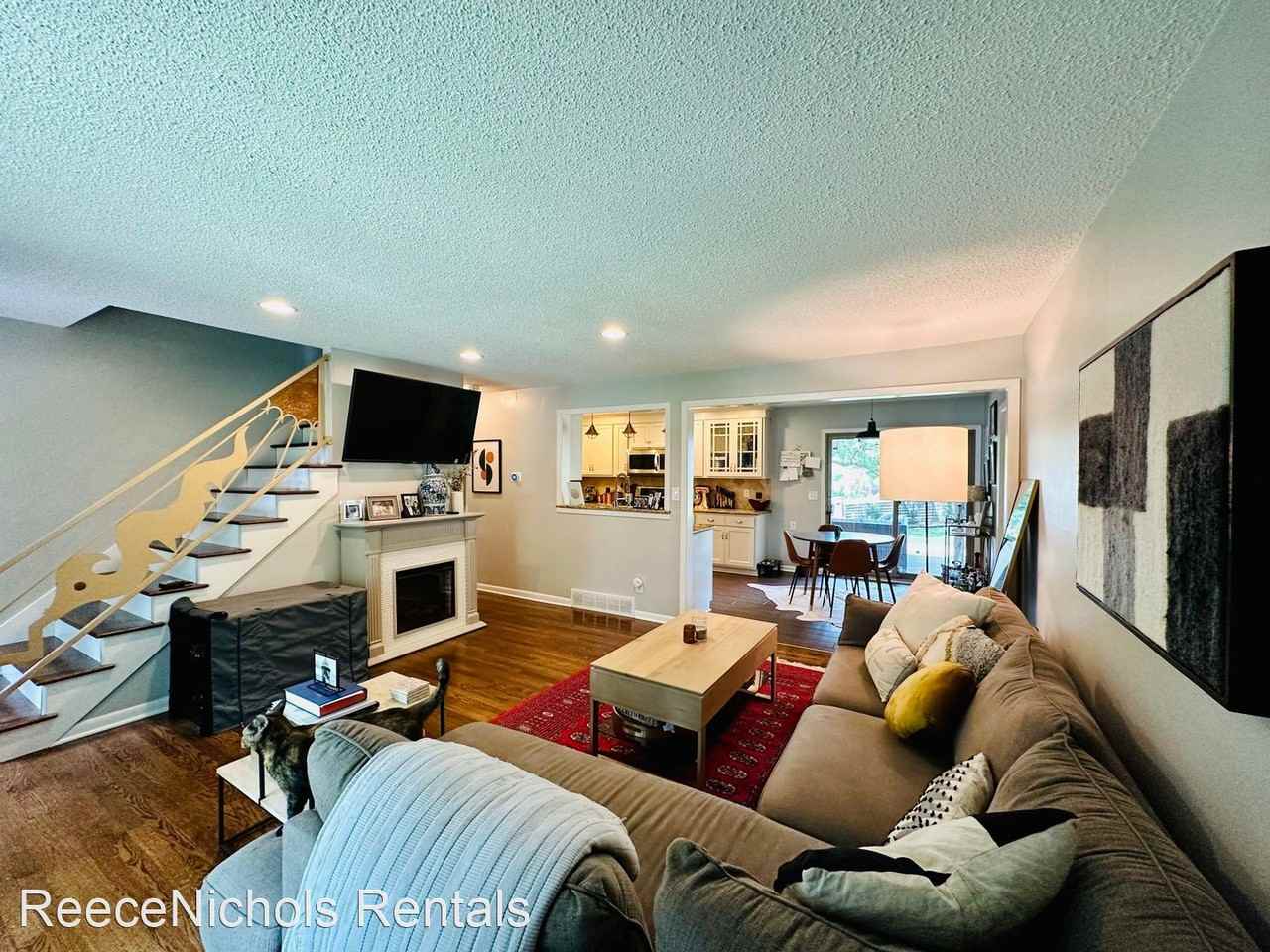 7216 W 55th St - Photo 3 of 35