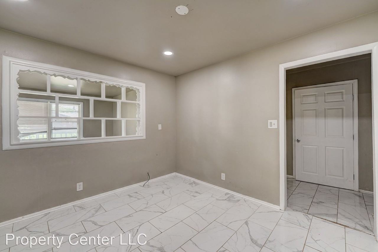 10213 E 7th St - Photo 3 of 15