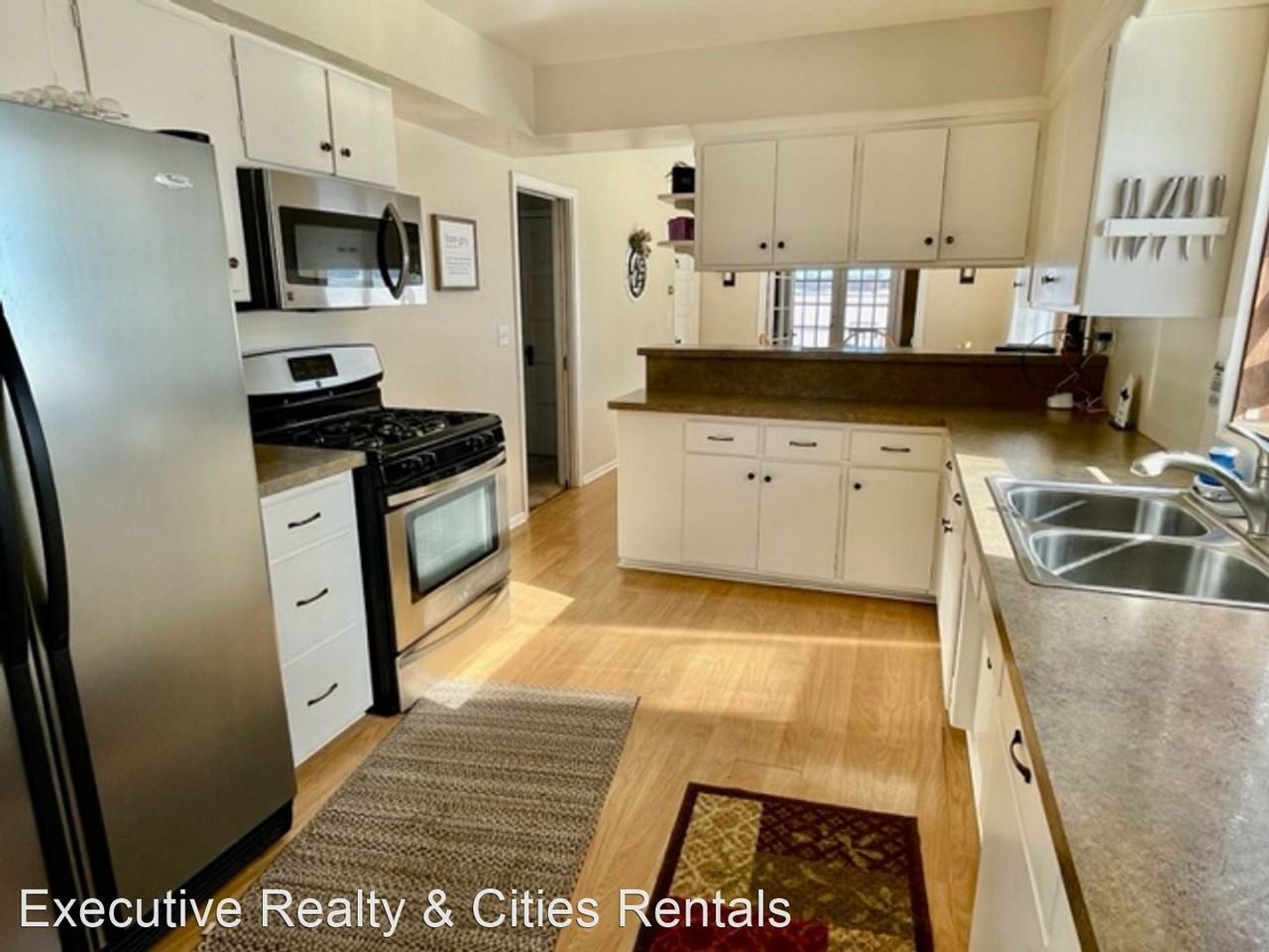3705 N Shore Dr - Photo 2 of 15