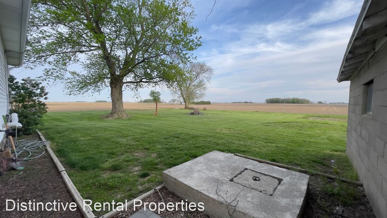 4602 E 100 S - Photo 3 of 16