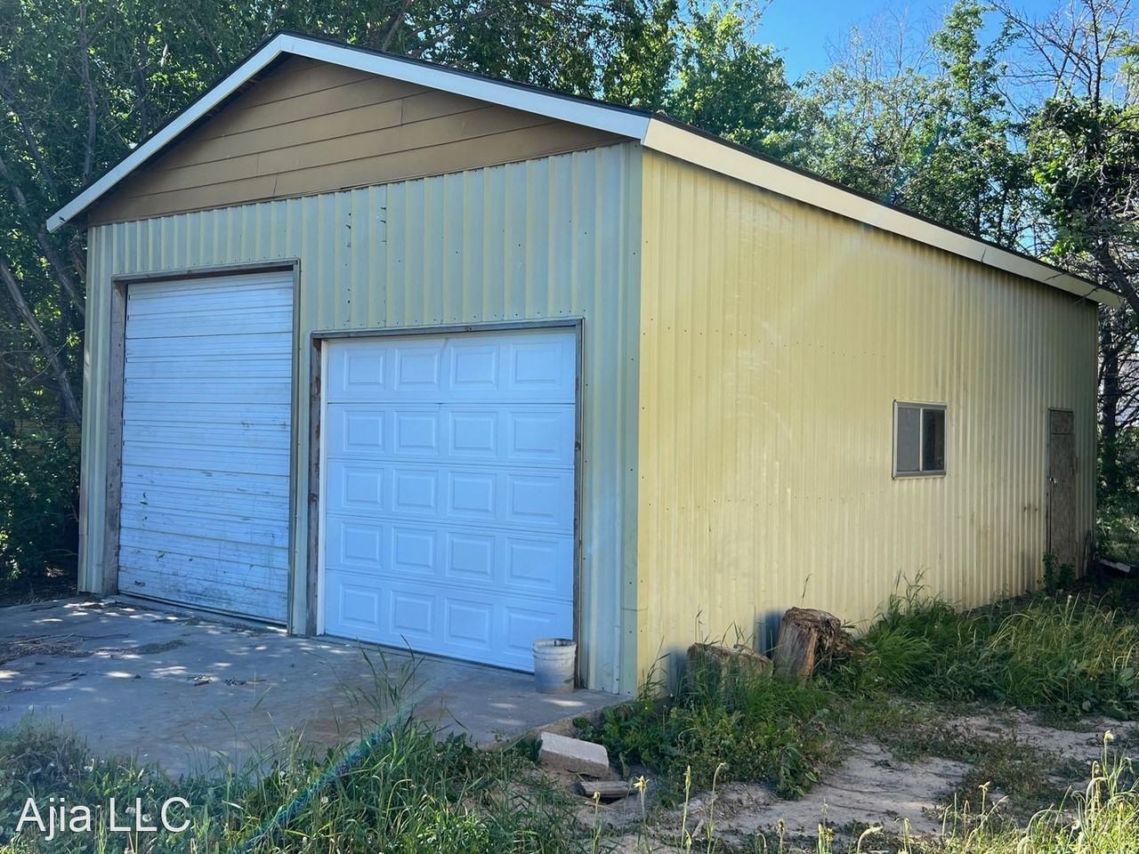 342 Railroad Ave W - Photo 2 of 16