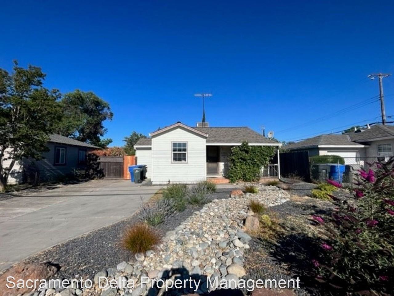 3040 65th St - Photo 2 of 24